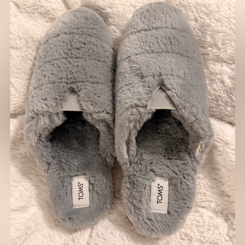 New Tom’s slippers